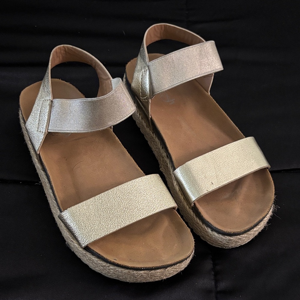Refresh Women's Metallic Espadrille Sandals
